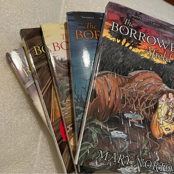 Mary Norton The Complete Adventures of the Borrowers: 5-Book Paperback Box Set - Picture 6 of 8